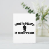 Carte Postale Il y a un squatch dans ces bois (Debout devant)