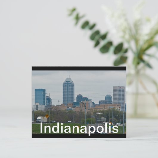 CARTE POSTALE INDIANAPOLIS (Debout devant)