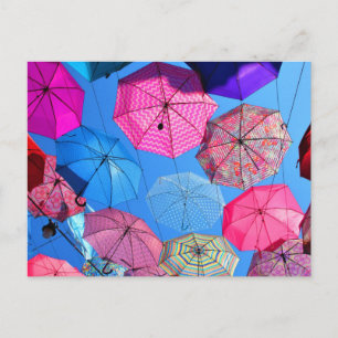 Carte Postale Installation artistique de parapluies colorés