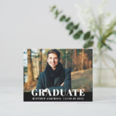 Carte Postale Invitation de la fête de graduation moderne Bold (Debout devant)