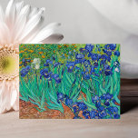Carte postale Irises de Vincent van Gogh<br><div class="desc">Immergez-vous dans la beauté saisissante du chef-d'oeuvre de Vincent van Gogh, "Irises", peint en 1889, avec cette carte postale captivante. Ornée d'un éventail fascinant de floraisons vibrantes, cette oeuvre illustre la capacité inégalée de van Gogh à capturer l'essence de la nature avec des couleurs audacieuses et des coups de pinceau...</div>