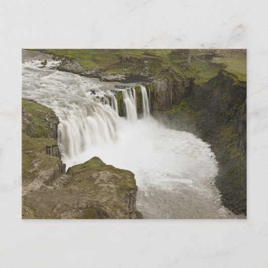 Carte Postale Islande. Chute d'eau de Hafragilsfoss dans (Devant)