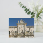 Carte Postale Italie, Pouilles, Lecce, Piazza del Duomo, Palazzo (Debout devant)