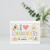 Carte Postale "J'[Aime] la broderie" (Debout devant)