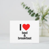 Carte Postale j'adore le bed and breakfast (Debout devant)