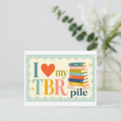 Carte Postale "J'adore ma pile de livres à lire" (Debout devant)