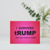 Carte Postale J'ai survécu à tRUMP (Debout devant)