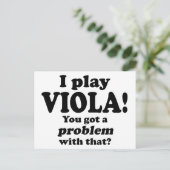 Carte Postale J'ai un problème avec ça, Viola (Debout devant)