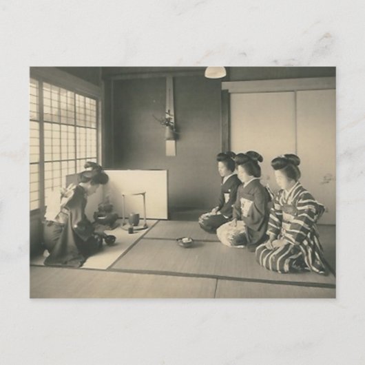 Carte Postale Japonaises assises à même le sol (Devant)