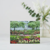 Carte Postale Jardin fleuri (Debout devant)