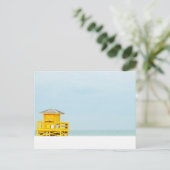 Carte Postale Jaune de plage de sièste (Debout devant)