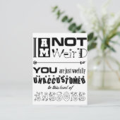 Carte Postale Je ne suis pas bizarre ! (Debout devant)