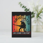 Carte Postale je suis diplômé, puis-je retourner au lit maintena (Debout devant)