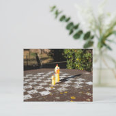 Carte Postale Jeu d'échecs au poulet en caoutchouc (Debout devant)