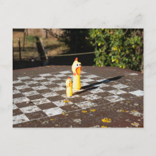 Carte Postale Jeu d'échecs au poulet en caoutchouc