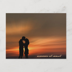 Carte Postale Jeune couple romantique au coucher du soleil, cart