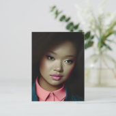 Carte Postale Jeune femme confiante (Debout devant)