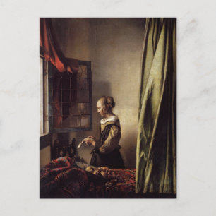 Carte Postale Jeune Fille lisant une lettre à la fenêtre ouverte