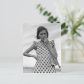 Carte Postale Jeune mère en Californie 1937 (Debout devant)