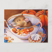 Carte Postale Jeune Souris d'Automne Endormie dans une Tasse à T (Devant)