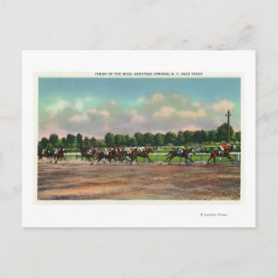 Carte Postale Jockeys Finissant la course de chevaux sur la pist