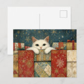 Carte Postale Joli Chat Blanc Se Penchant sur des Cadeaux de Noë (Devant / Derrière)