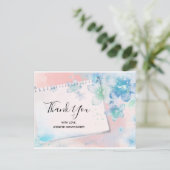 Carte Postale Jolies fleurs bleues sur Merci Arrière - plan rose (Debout devant)