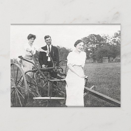 Carte Postale Jouer dans une robe (Devant)