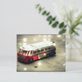 Carte Postale Jouet de bus vintage (Debout devant)