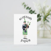 Carte Postale Joueur de cornemuse en kilt vert (Debout devant)