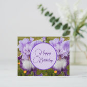 Carte postale Joyeux Anniversaire Iris fleurs dame (Debout devant)