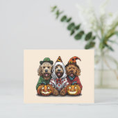 Carte Postale Joyeux chien d'Halloween Goldendoodle (Debout devant)