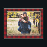 Carte Postale Joyeux Noël Kraft Couple en carton rouge<br><div class="desc">Carte postale Red Buffalo Plaid Couple Photo Joyeux Noël Kraft Holiday</div>