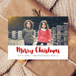 Carte Postale Joyeux Noël moderne rouge & blanc photo<br><div class="desc">Une typographie de police de brosse moderne pour cette collection de cartes photos de Noël. Pour customiser avec votre photo de famille préférée. Vous pouvez aussi facilement changer la couleur de la police à votre goût.</div>