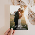 Carte Postale juste marié simple mariage faire-part<br><div class="desc">calligraphie moderne,  design romantique élégant avec une photo personnalisée L'image de la mariée et du marié,  la couleur du dos et le texte peuvent être personnalisés.</div>