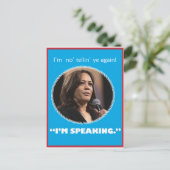 Carte postale Kamala Harris (Debout devant)