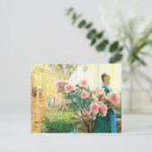 Carte Postale Karin aux fleurs roses et son métier à tisser (Debout devant)