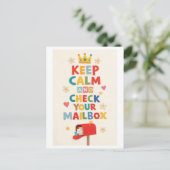 Carte Postale "Keep Calm and Check Your Mailbox" (Debout devant)