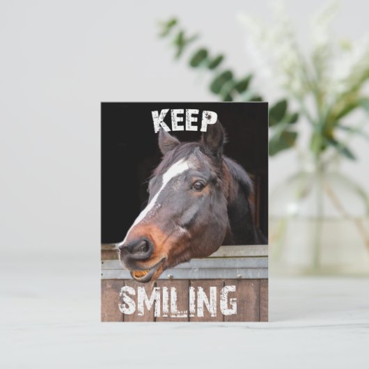 Carte Postale Keep Smiling ! (Debout devant)