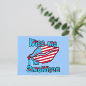 Carte Postale Kiss Me I'm American Products (Debout devant)