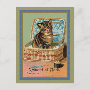 Carte Postale Kitten dans un panier à coudre