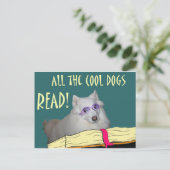 Carte Postale La bibliothèque - Samoyed - les chiens frais a lu (Debout devant)