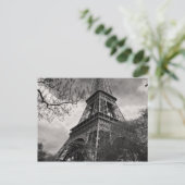Carte Postale La célèbre tour (Debout devant)