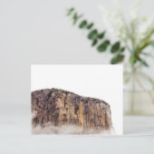 Carte Postale La falaise de Sheer se lève au-dessus des nuages (Debout devant)