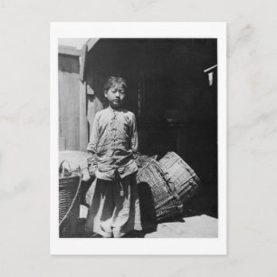 Carte Postale La fille du vendeur de poissons - Photo Vintage