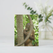 Carte Postale La gravure de mon nom dans un arbre (Debout devant)