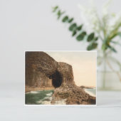 Carte Postale La grotte de Fingal (Debout devant)