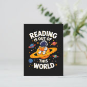 Carte Postale La lecture est hors de ce monde (Debout devant)