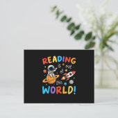 Carte Postale La Lecture Est Sortie De Cet Espace Mondial (Debout devant)