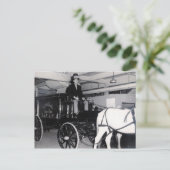 CARTE POSTALE LA MAISON DE TOUR # 53 (Debout devant)
